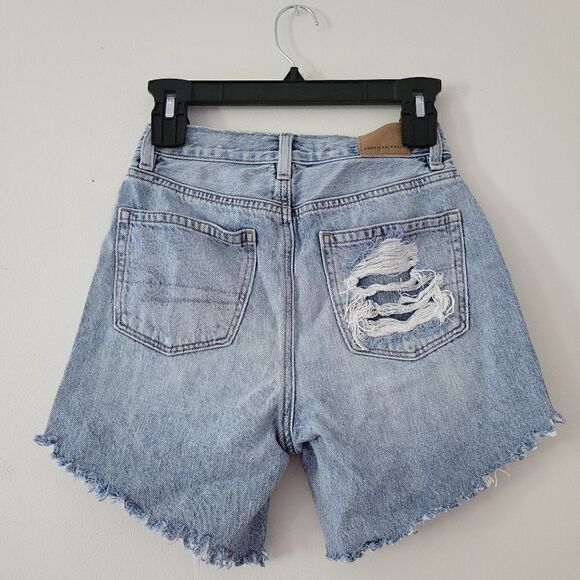 American Eagle Mom Jeans Cut Off Shorts Distressed Light Wash 00 Regular - Picture 2 of 8